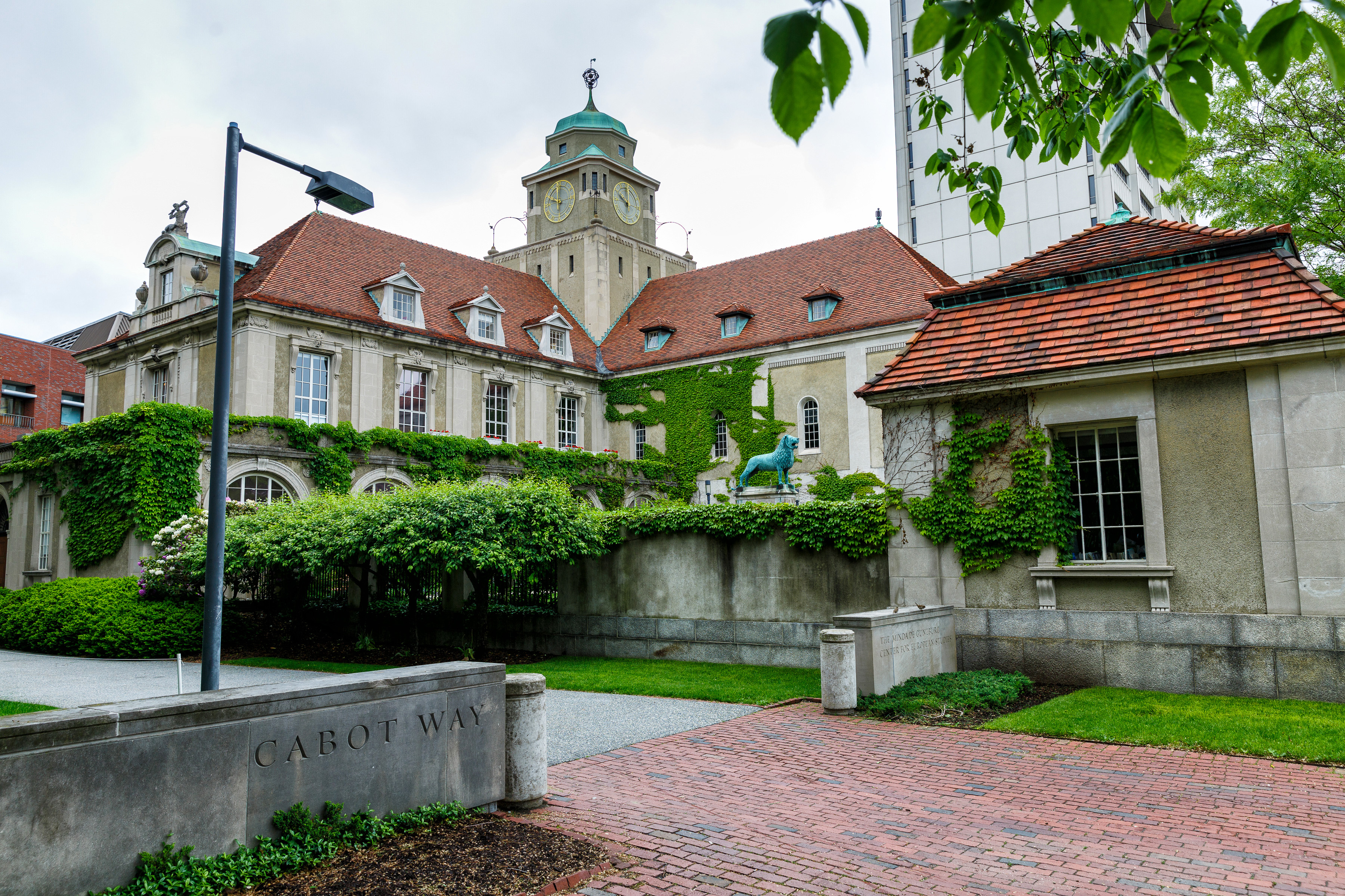 Minda de Gunzburg Center for European Studies